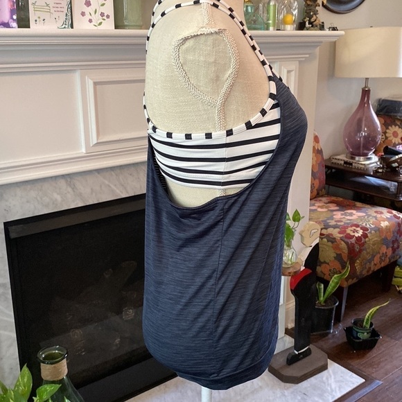 Athleta sports bra with attached tank top size XS - Picture 3 of 11